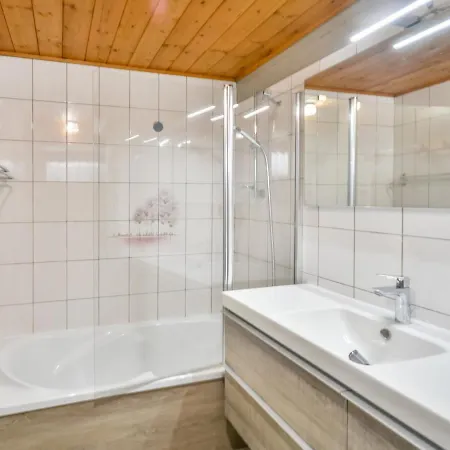 Lejlighed Cosy 4-6 Pers, Balcon, Au Pied Des Pistes, Proche Centre Et Ecole De Ski, Garage Inclus - Fr-1-684-62